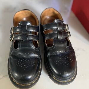 Black Dr. Martens Mary Jane’s size 8